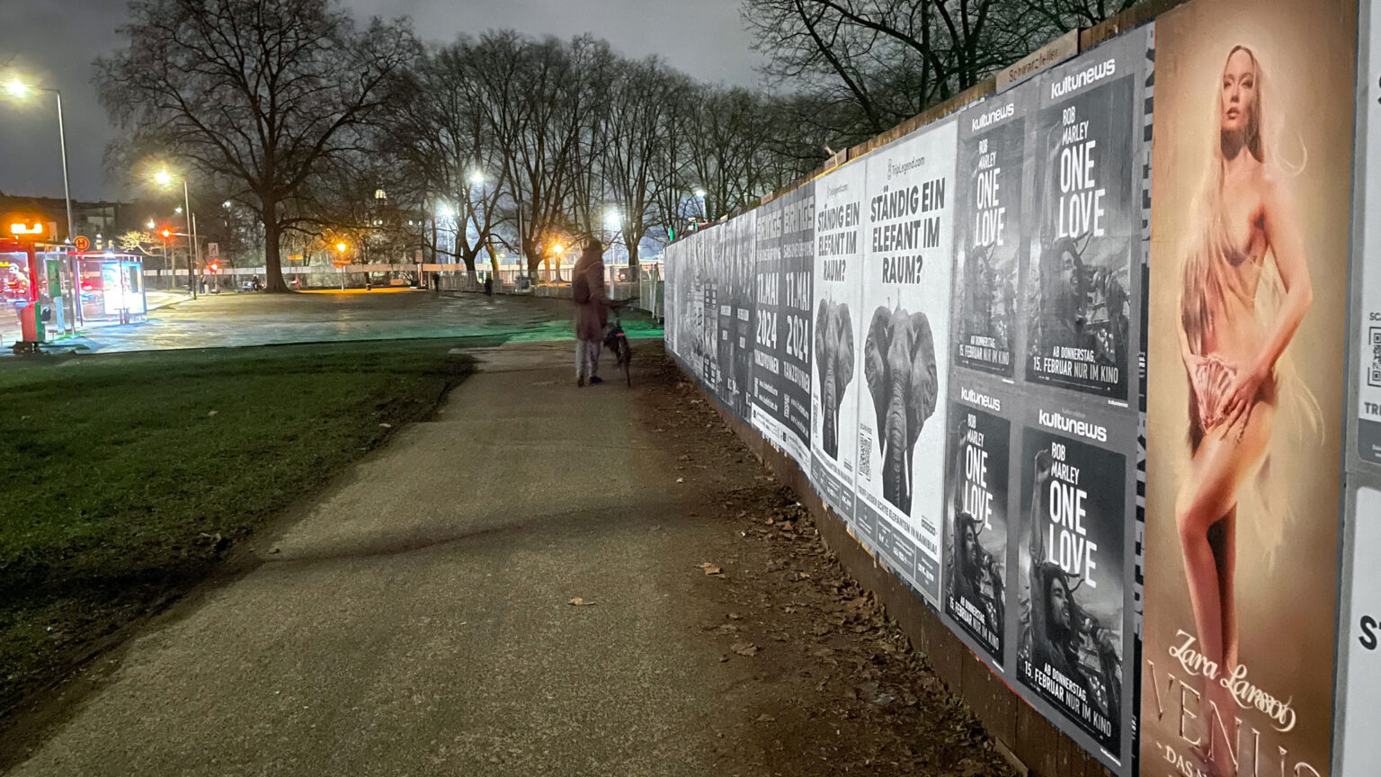 TownWall Plakatwerbung in Köln von der Musikveröffentlichung von Zara Larsson